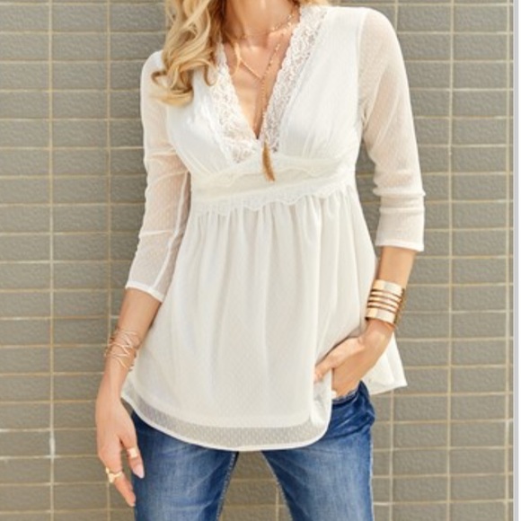 suzanne betro Tops - Suzanne Betro White Lace Top